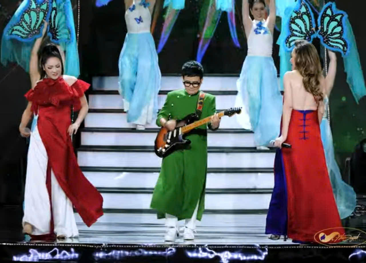 Như Quỳnh, Phương Uyên, Thanh Hà mở màn liveshow Xuân yêu thương của Như Quỳnh tháng 12/2023. Giọng ca Người tình mùa đông là một trong những ca sĩ tôn trọng tác giả, tác phẩm. Chị ghi rõ tác giả phần lời: Lê Đức Cường.