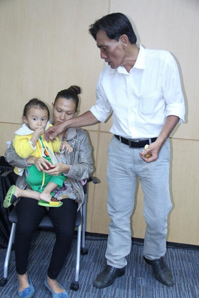 Vắng vợ con Thương Tín cảm thấy cô đơn, cô độc (Ảnh: Internet)