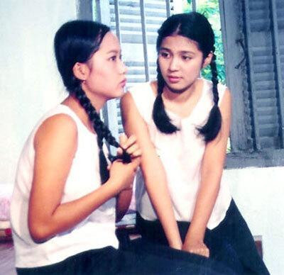 Việt Trinh (phải) và Hồng Ánh trong phim "Người đẹp Tây Đô" Việt Trinh (phải) và Hồng Ánh trong phim "Người đẹp Tây Đô"