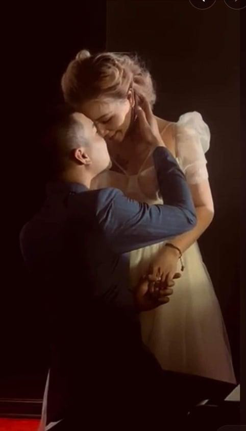 Hoàng Yến và "phi công" trên phim