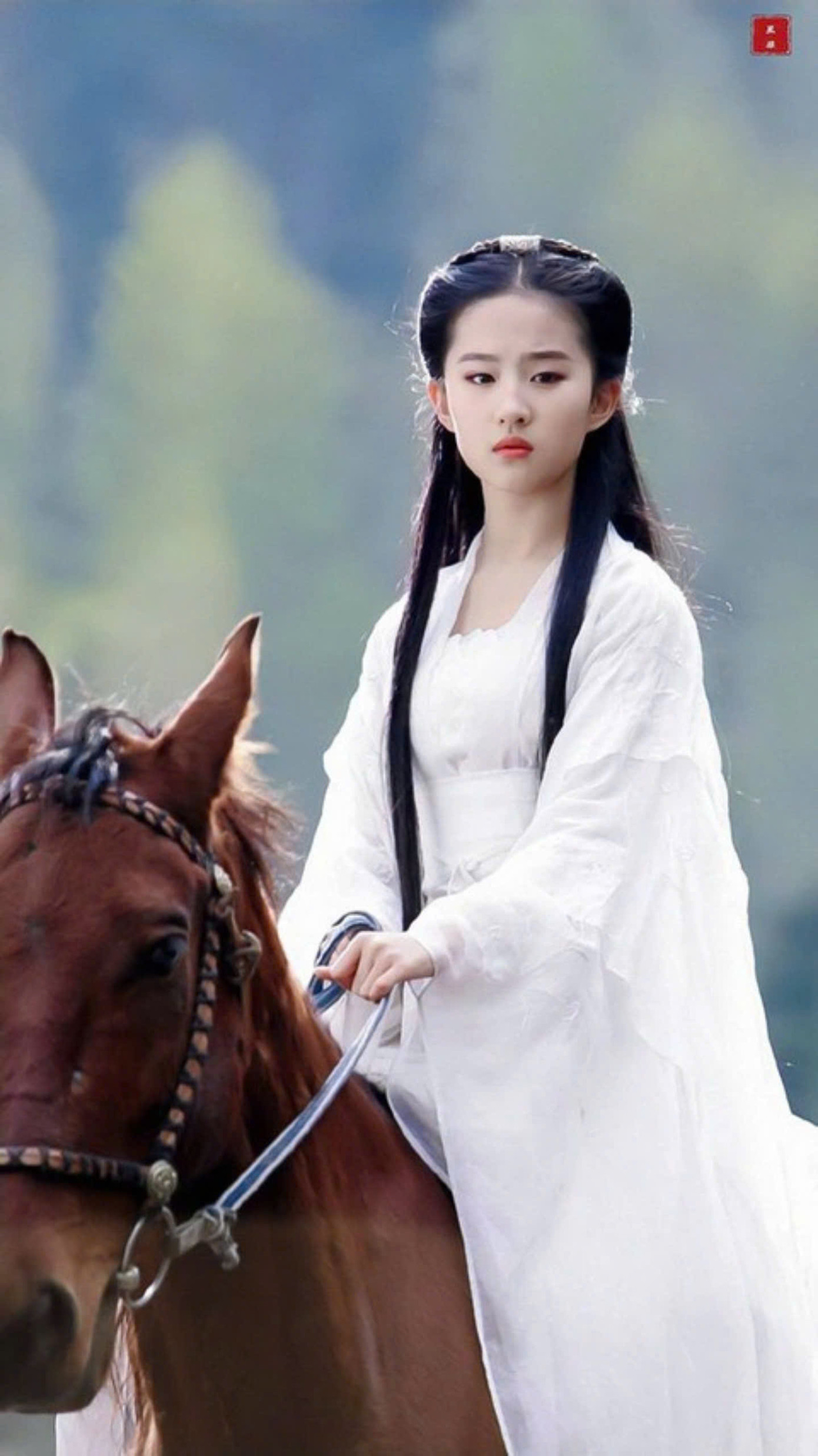 Vẻ đẹp thoát tục của Lưu Diệc Phi ở độ 20 khi vào vai Tiểu Long Nữ trong Thần điêu đại hiệp. Vẻ đẹp thoát tục của Lưu Diệc Phi ở độ 20 khi vào vai Tiểu Long Nữ trong Thần điêu đại hiệp.