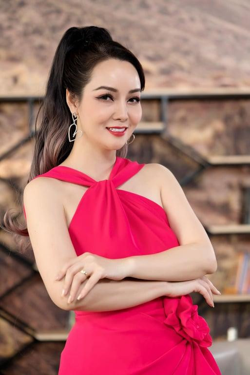 Nhà sản xuất, đạo diễn phim "Kiều" Nhà sản xuất, đạo diễn phim "Kiều"