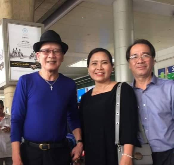 Danh ca Tuấn Vũ (trái), ông Lê Đức Cường (phải) trong một cuộc hội ngộ tại Việt Nam (Ảnh: FBNV)