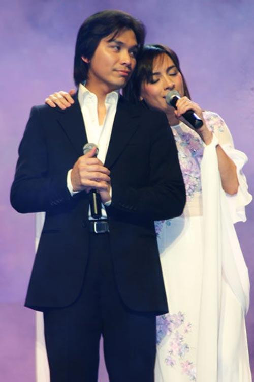 Mạnh Quỳnh - Phi Nhung, đôi tình nhân trên sân khấu (Ảnh: Internet) Mạnh Quỳnh - Phi Nhung, đôi tình nhân trên sân khấu (Ảnh: Internet)