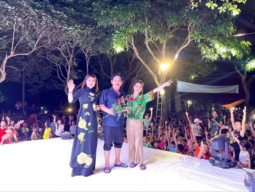 Quang Tèo thành công trên sân khấu với hình ảnh người nông dân chân chất