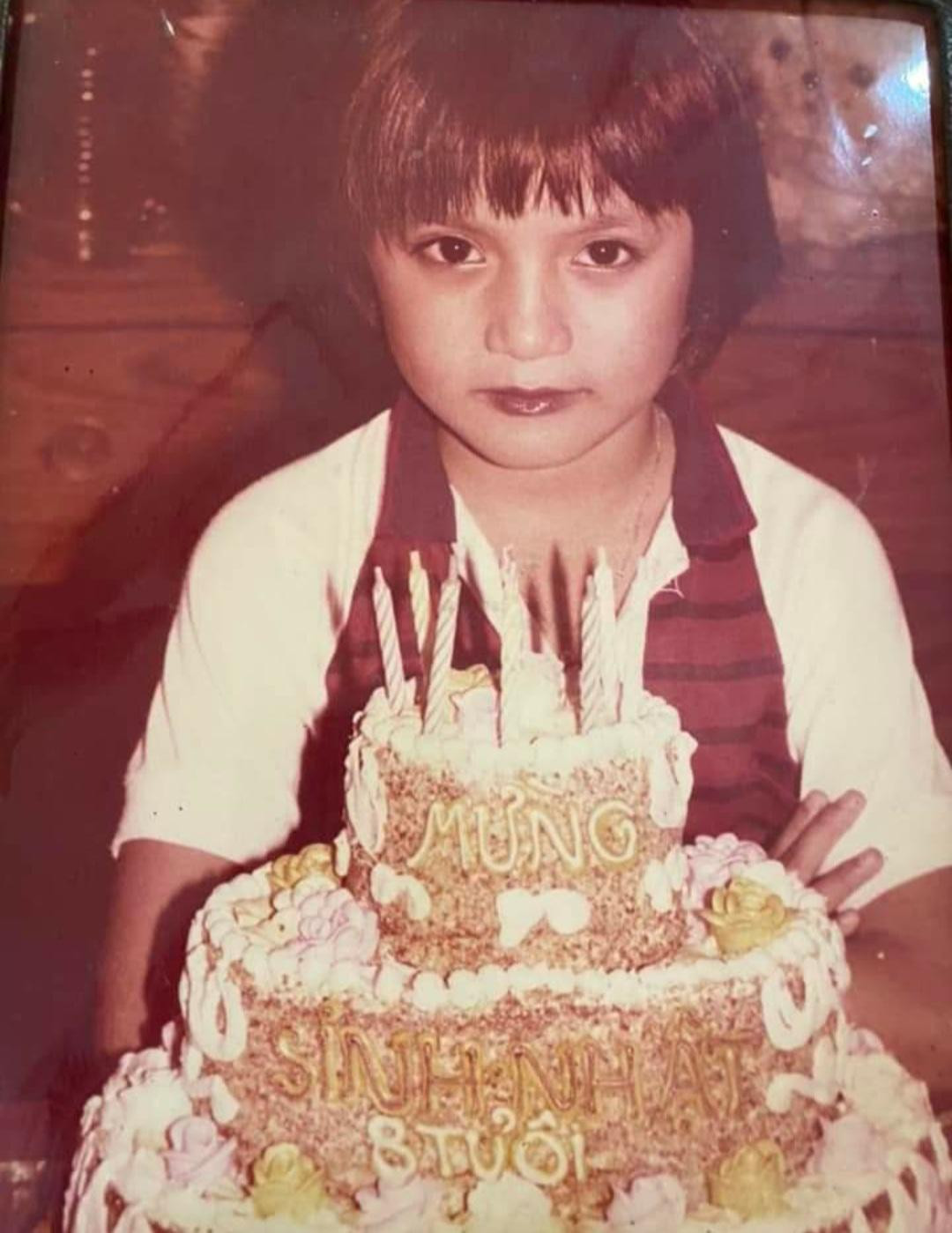 Người yêu một thuở của Lý Hùng trong sinh nhật lần thứ 8 (Ảnh: FBNV) Người yêu một thuở của Lý Hùng trong sinh nhật lần thứ 8 (Ảnh: FBNV)