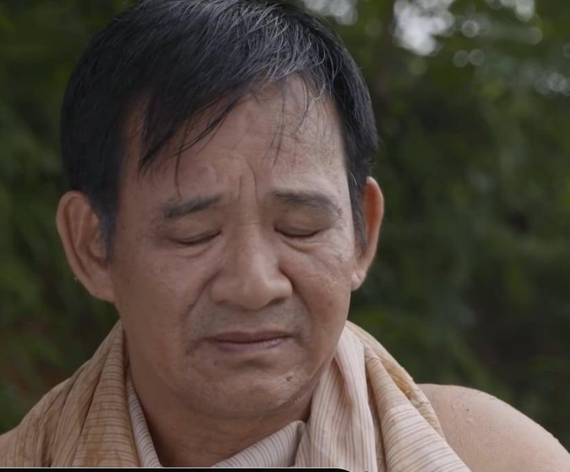 Vai diễn lấy nước mắt khán giả của NSƯT Tiến Quang (Quang Tèo), phim "Chạm vào hạnh phúc". Ảnh: Chụp từ màn hình Vai diễn lấy nước mắt khán giả của NSƯT Tiến Quang (Quang Tèo), phim "Chạm vào hạnh phúc". Ảnh: Chụp từ màn hình