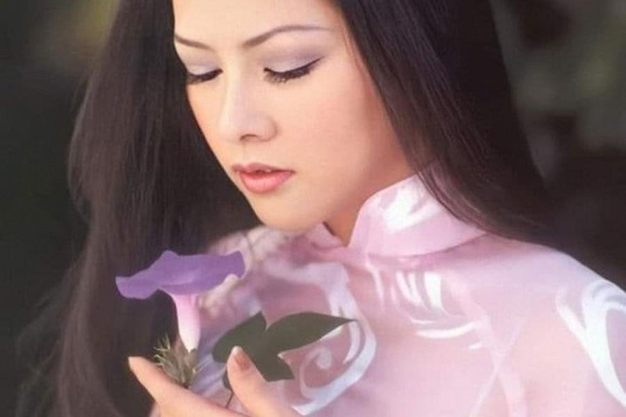 Như Quỳnh hát hay, múa đẹp, có nhiều ca khúc được "đo ni đóng giày" (Ảnh: Internet) Như Quỳnh hát hay, múa đẹp, có nhiều ca khúc được "đo ni đóng giày" (Ảnh: Internet)