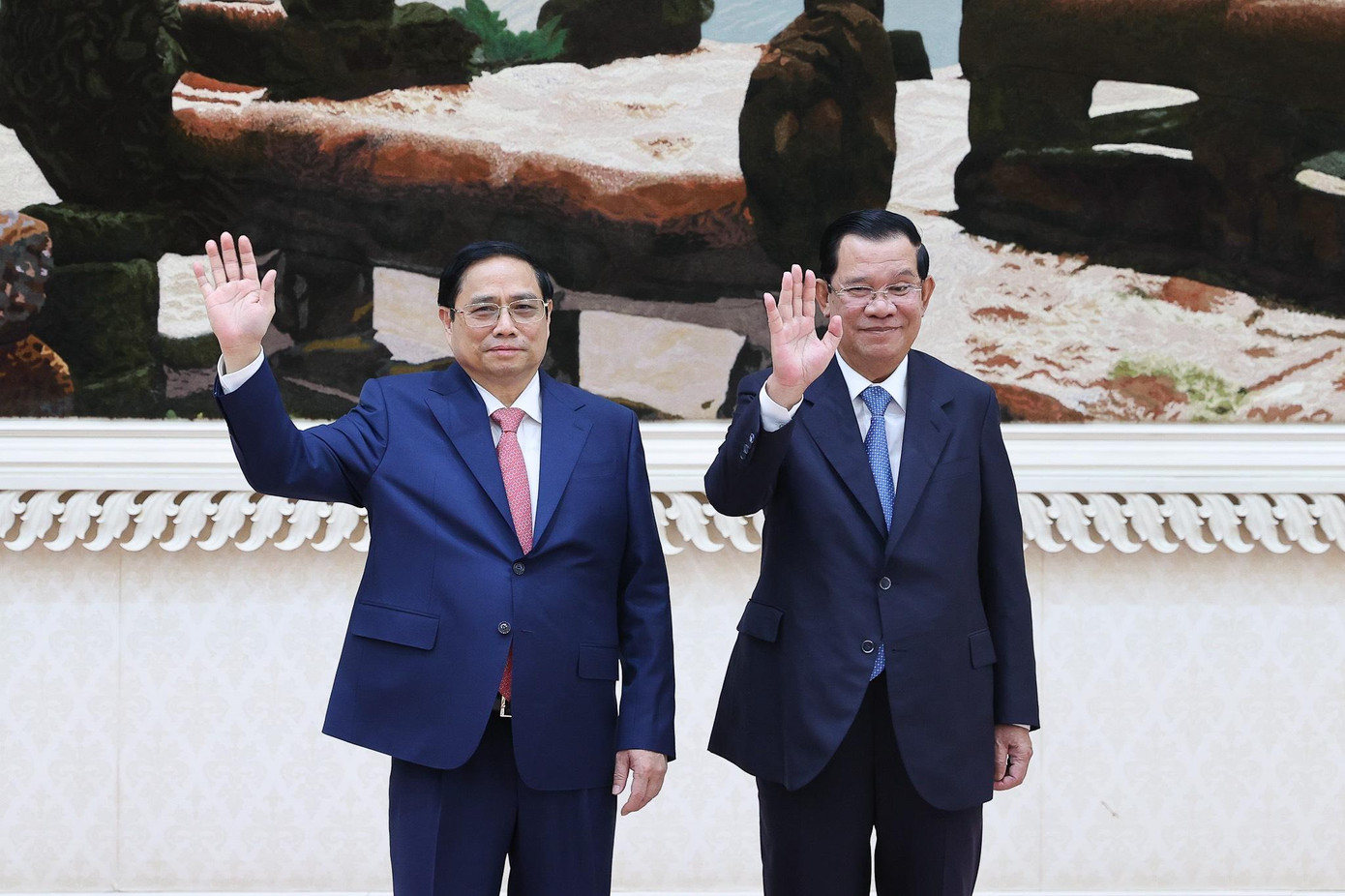 Thủ tướng Phạm Minh Chính và Thủ tướng Hun Sen