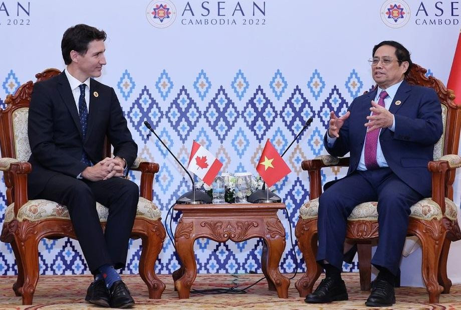 Thủ tướng Phạm Minh Chính gặp Thủ tướng Canada Justin Trudeau
