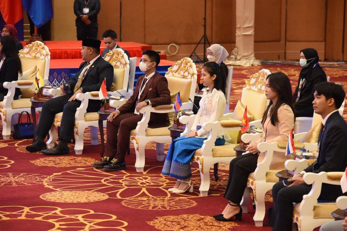 Đại diện thanh niên ASEAN tại phiên đối thoại. Ảnh trung tâm báo chí ASEAN Đại diện thanh niên ASEAN tại phiên đối thoại. Ảnh trung tâm báo chí ASEAN