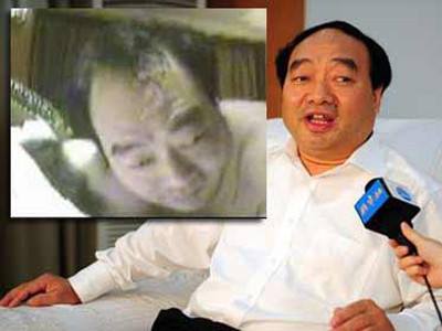 Ông Lei Zhengfu và hình ông trong clip sex. Ảnh: News Asiaone