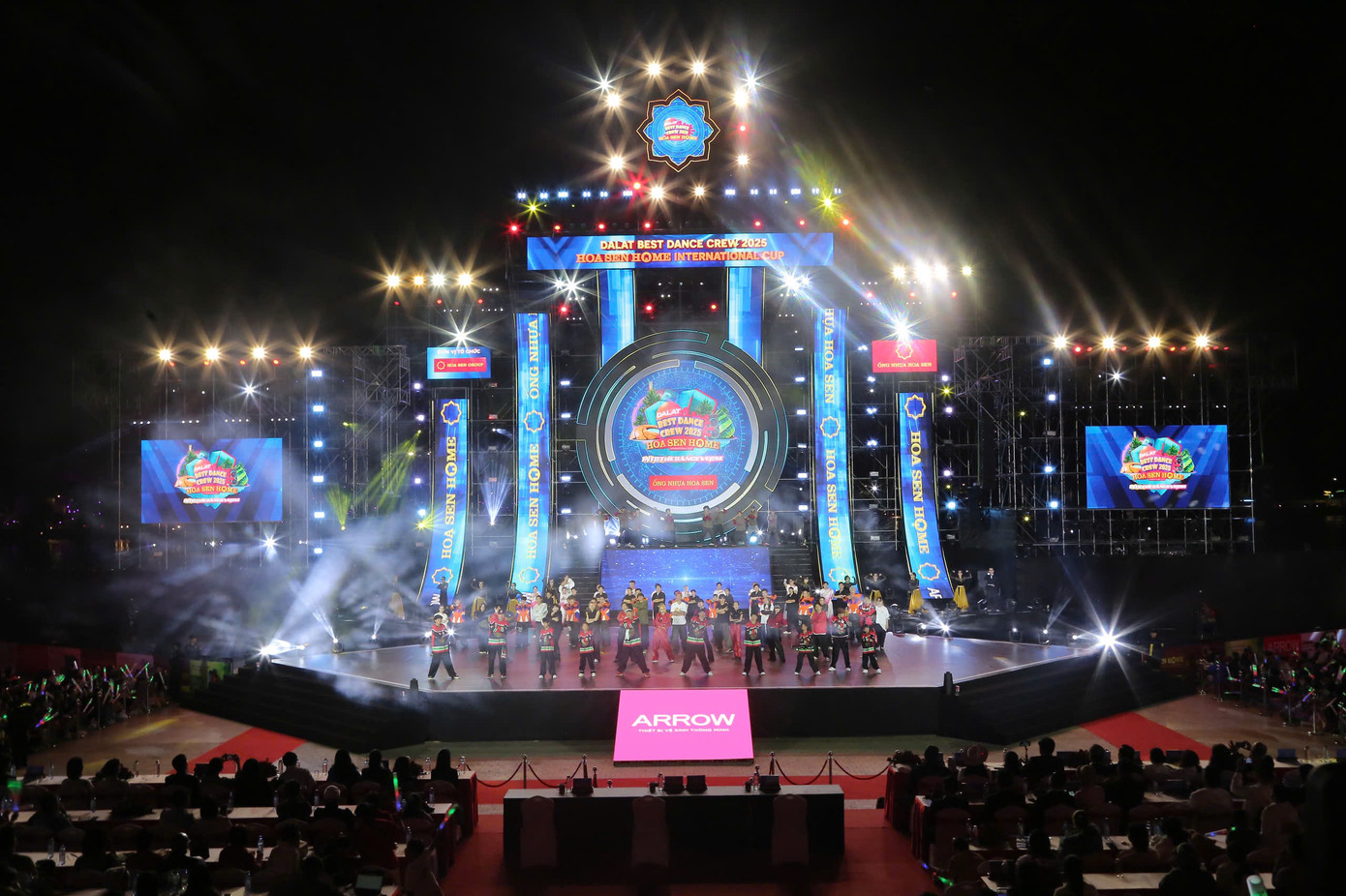 Tối 1/5, 8 nhóm nhảy xuất sắc nhất Bảng Quốc tế Dalat Best Dance Crew 2025 - Hoa Sen Home International Cup đã có cuộc đối đầu đầy kịch tính ở vòng chung kết tại quảng trường Lâm Viên, TP Đà Lạt (Lâm Đồng).