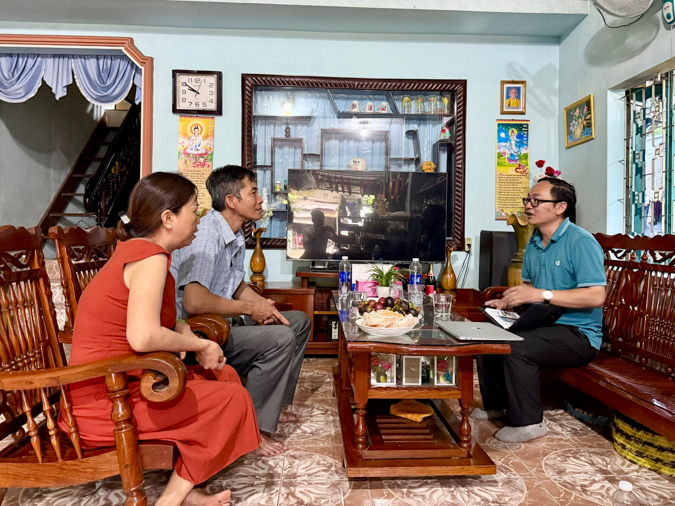 Bố mẹ Hà Trúc Linh sinh sống trong căn nhà giản dị ở thôn Lãnh Vân. Bố mẹ Hà Trúc Linh sinh sống trong căn nhà giản dị ở thôn Lãnh Vân.