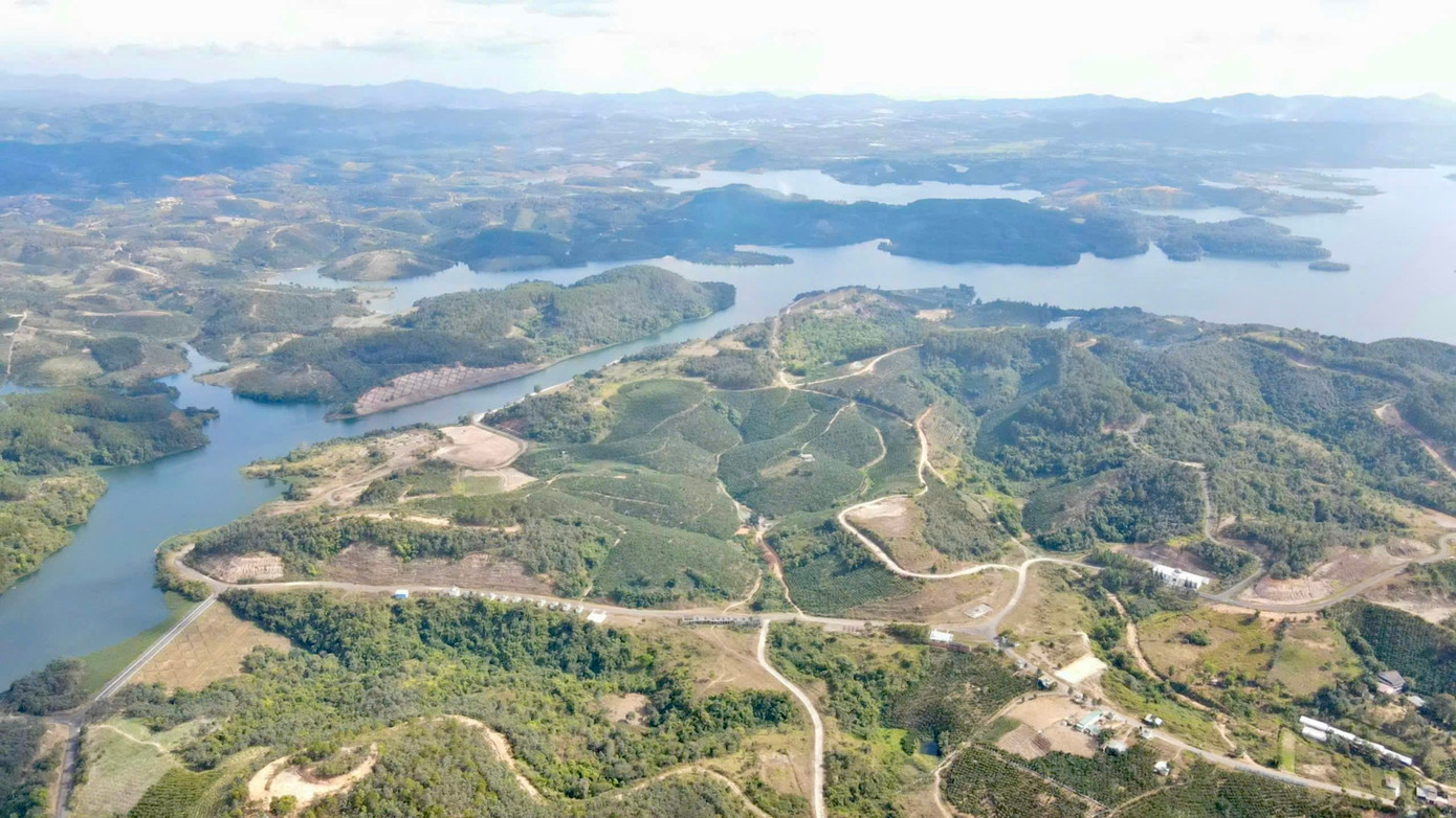 Khu đô thị Đại Ninh (KĐT Đại Ninh) là một dự án Khu đô thị Thương mại nghỉ dưỡng sinh thái rộng lớn tại tỉnh Lâm Đồng, với diện tích tổng cộng lên tới hơn 3.595ha. Trong đó, diện tích mặt nước chiếm gần 2.000ha, tạo nên một không gian rộng lớn và thuận lợi cho phát triển các dịch vụ nghỉ dưỡng và sinh thái.