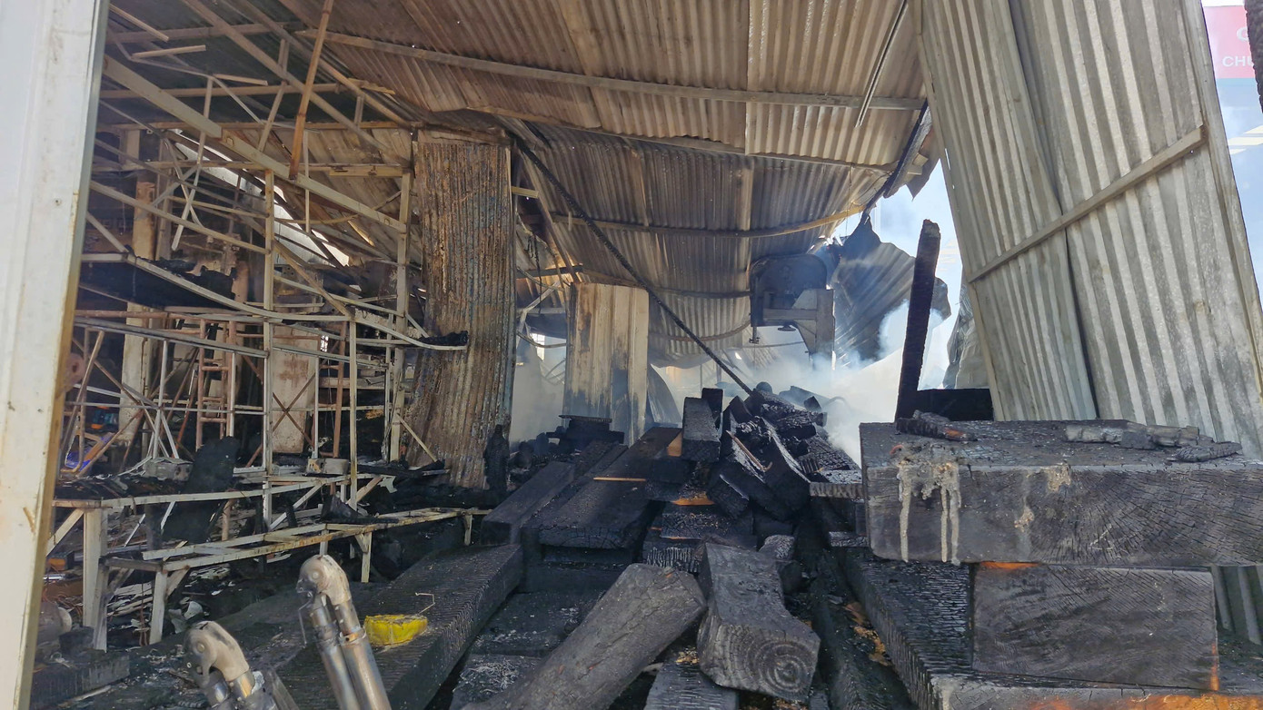Nhà xưởng sau vụ cháy Nhà xưởng sau vụ cháy