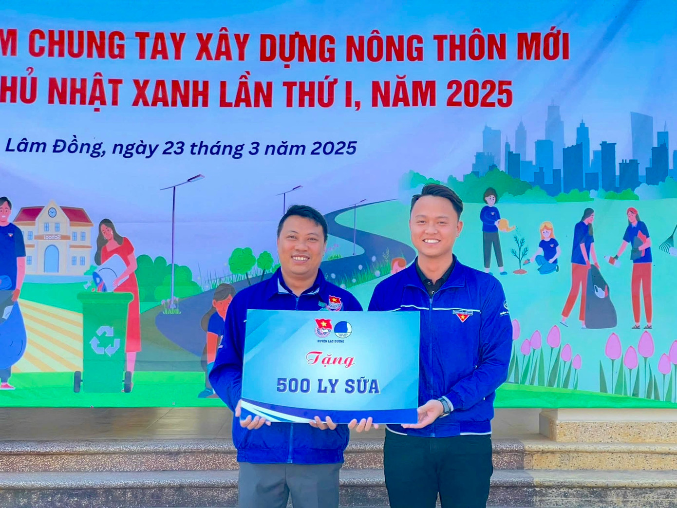 Tại chương trình, Tỉnh Đoàn Lâm Đồng đã trao tặng mô hình phân loại rác tại nguồn; hỗ trợ sinh kế cho thanh niên dân tộc và tôn giáo; phát động phong trào “Mỗi ngày một nghìn đồng ủng hộ sữa cho em” với 500 ly sữa tặng trẻ em có hoàn cảnh khó khăn; trao học bổng và áo Đoàn cho học sinh nghèo,...