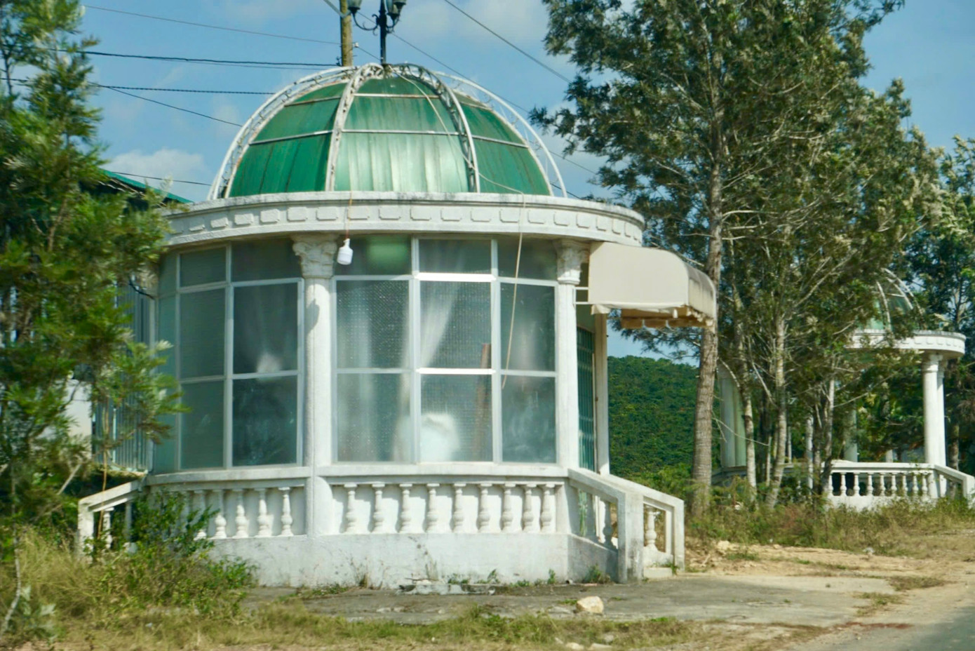 Ngày 2/1/2024, Cục Cảnh sát điều tra tội phạm về tham nhũng kinh tế buôn lậu, Bộ Công an đã ra quyết định khởi tố bị can, lệnh bắt bị can để tạm giam, lệnh khám xét đối với Chủ tịch UBND tỉnh Lâm Đồng Trần Văn Hiệp về tội "Đưa, nhận hối lộ và Lợi dụng chức vụ, quyền hạn trong khi thi hành công vụ" liên quan đến dự án Khu đô thị thương mại du lịch nghỉ dưỡng sinh thái Đại Ninh.