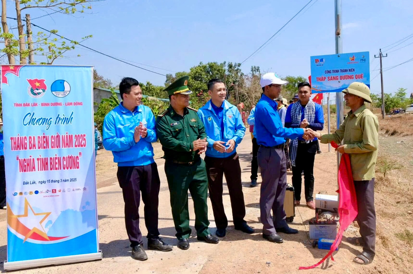 Hàng trăm hoạt động hướng về biên giới, hải đảo, vùng sâu, vùng xa.