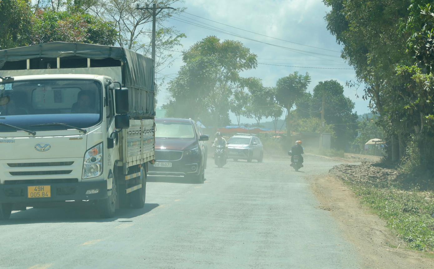 Trước tình hình đó, UBND tỉnh Lâm Đồng đã yêu cầu huyện Đức Trọng khẩn trương đẩy nhanh công tác giải phóng mặt bằng cho Dự án Cải tạo, nâng cấp quốc lộ 28B nối liền hai tỉnh Lâm Đồng và Bình Thuận.