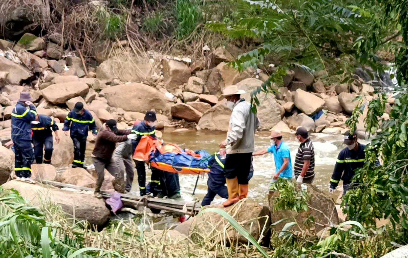 Nạn nhân được tìm thấy cách vị trí gặp nạn ban đầu khoảng 6km.