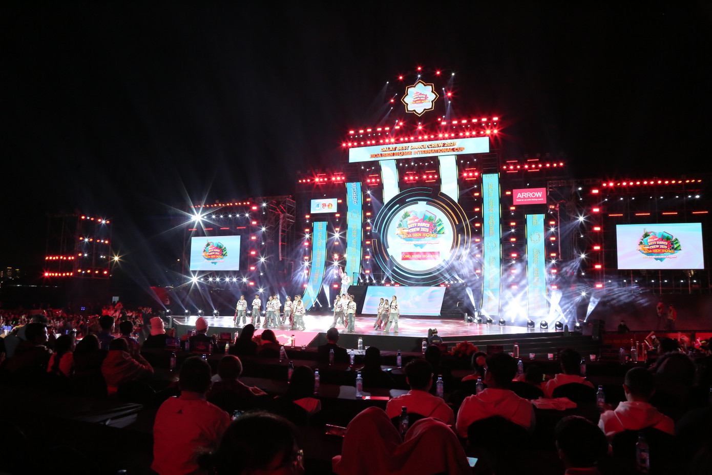 Đêm chung kết Bảng Phong trào mở rộng có sự góp mặt của 22 đội thi. Đêm chung kết Bảng Phong trào mở rộng có sự góp mặt của 22 đội thi.