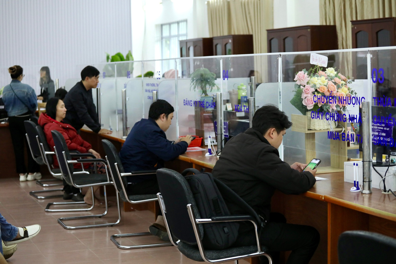 Các hoạt động tại Trung tâm Hành chính công phường Xuân Hương - Đà Lạt diễn ra bình thường, suôn sẻ. Các hoạt động tại Trung tâm Hành chính công phường Xuân Hương - Đà Lạt diễn ra bình thường, suôn sẻ.