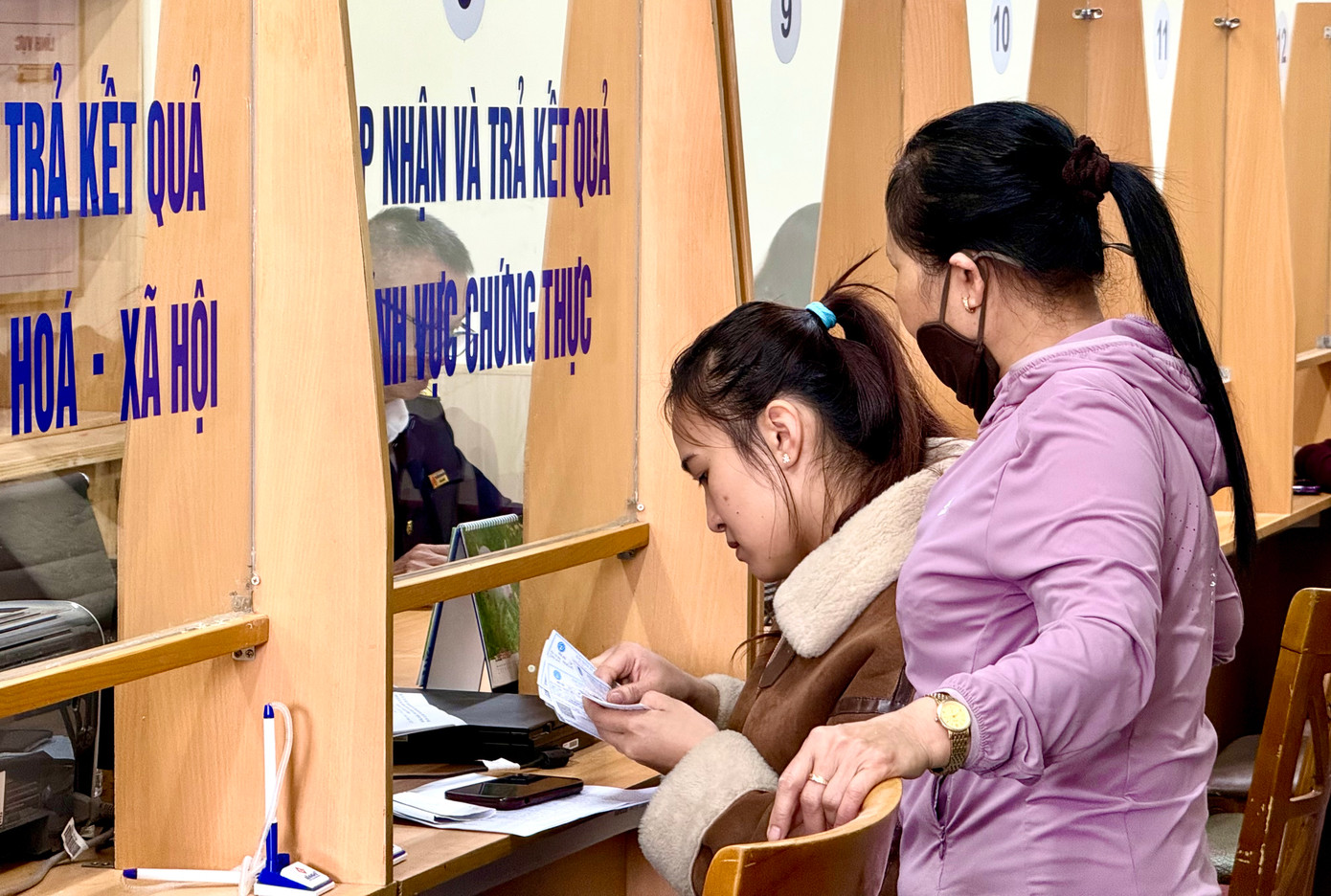 Trung tâm hành chính công tại nhiều xã, phường trên địa bàn tỉnh Lâm Đồng hoạt động cơ bản thông suốt, hiệu quả. Trung tâm hành chính công tại nhiều xã, phường trên địa bàn tỉnh Lâm Đồng hoạt động cơ bản thông suốt, hiệu quả.