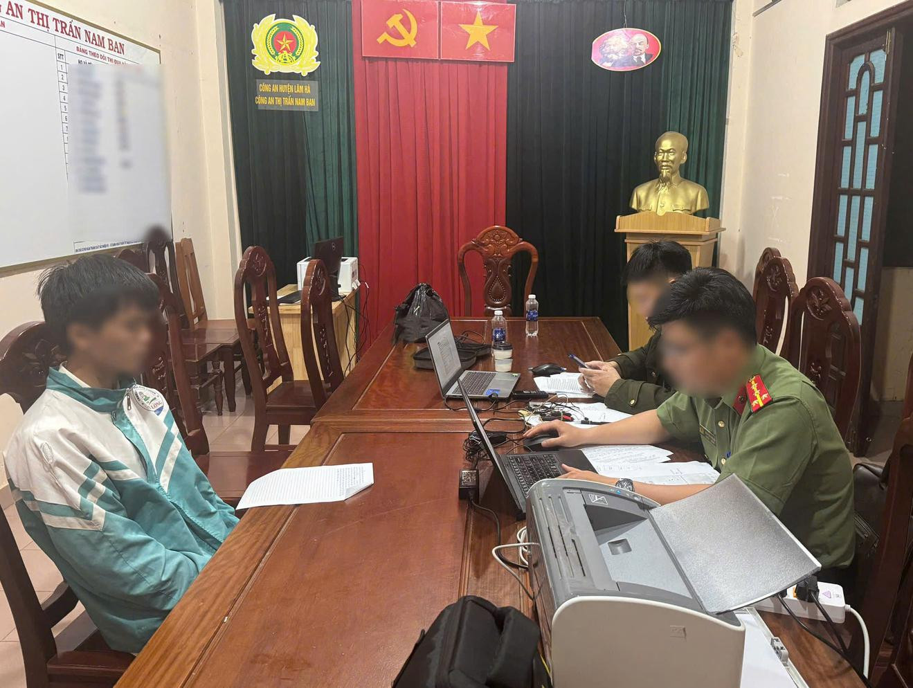 Em N.P.T.S. tại cơ quan công an.