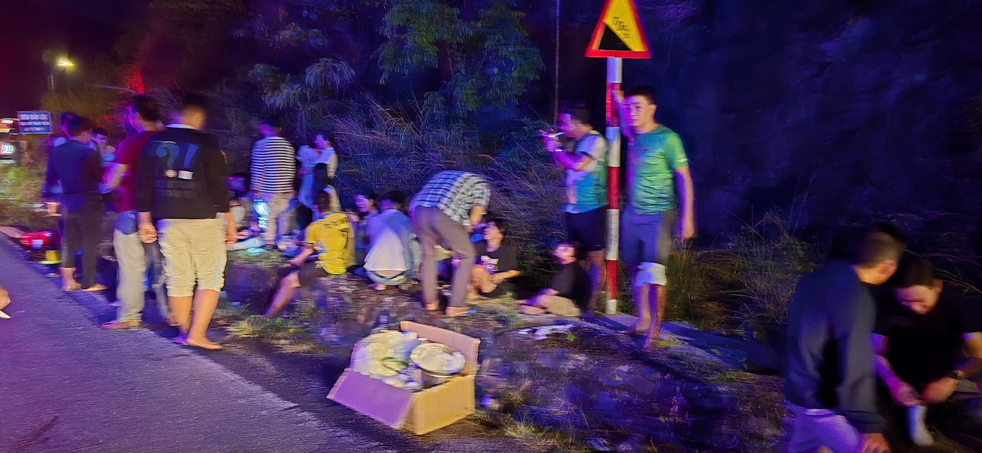 Vụ tai nạn khiến bốn người thương vong, nhiều hành khách hoảng loạn.