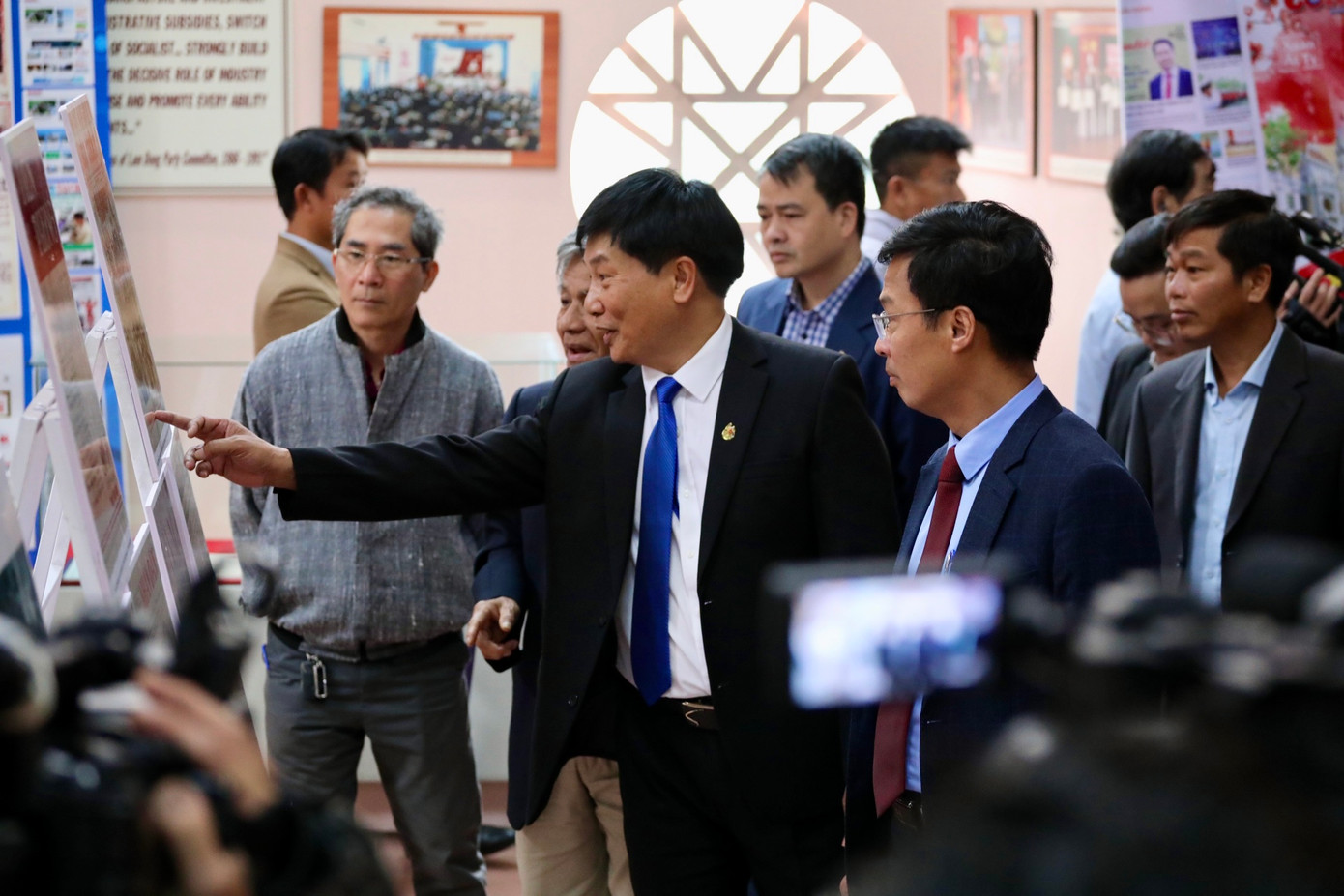 Ngày 12/6, Sở Văn hoá, Thể thao và Du lịch tỉnh Lâm Đồng cùng Hội Nhà báo tỉnh Lâm Đồng khai mạc Hội báo và triển lãm chào mừng kỷ niệm 100 năm báo chí cách mạng Việt Nam (21/6/1925-21/6/2025) tại Bảo tàng Lâm Đồng.