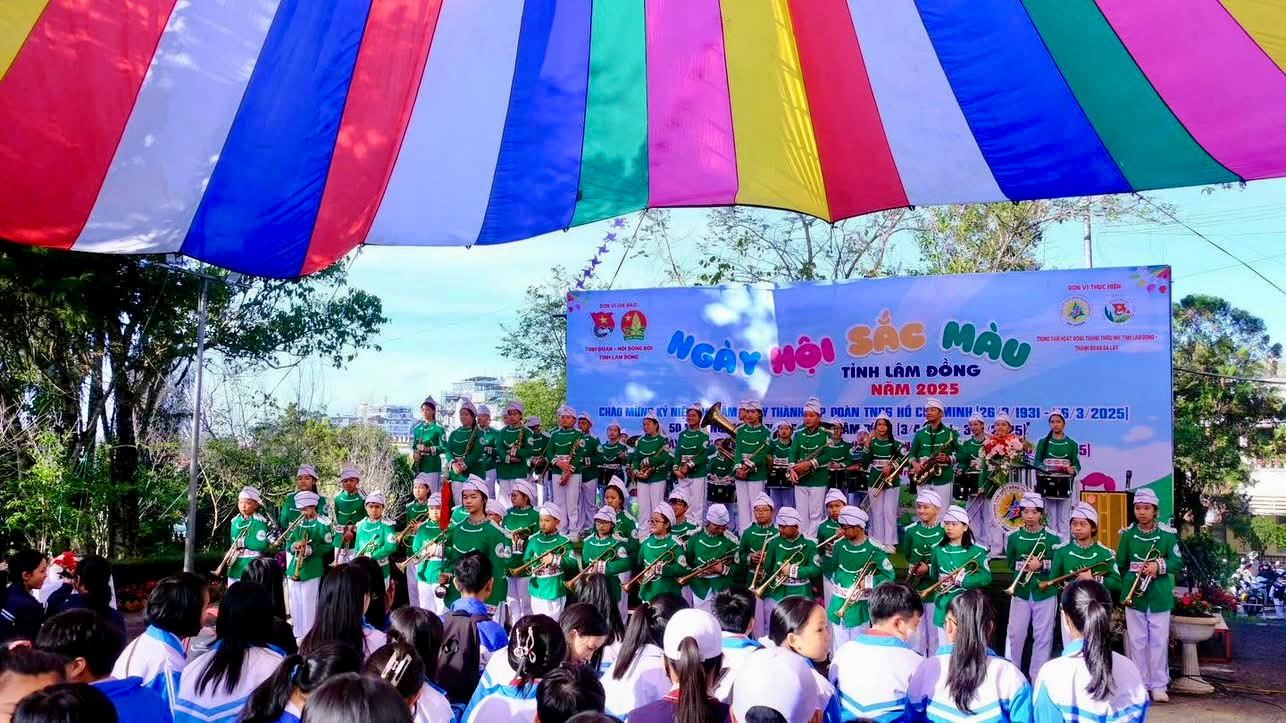 Ngày 3/3, Tỉnh Đoàn, Hội đồng Đội tỉnh, Trung tâm hoạt động Thanh thiếu nhi tỉnh Lâm Đồng cùng Thành Đoàn Đà Lạt đã tổ chức Ngày hội sắc màu tỉnh Lâm Đồng năm 2025.
