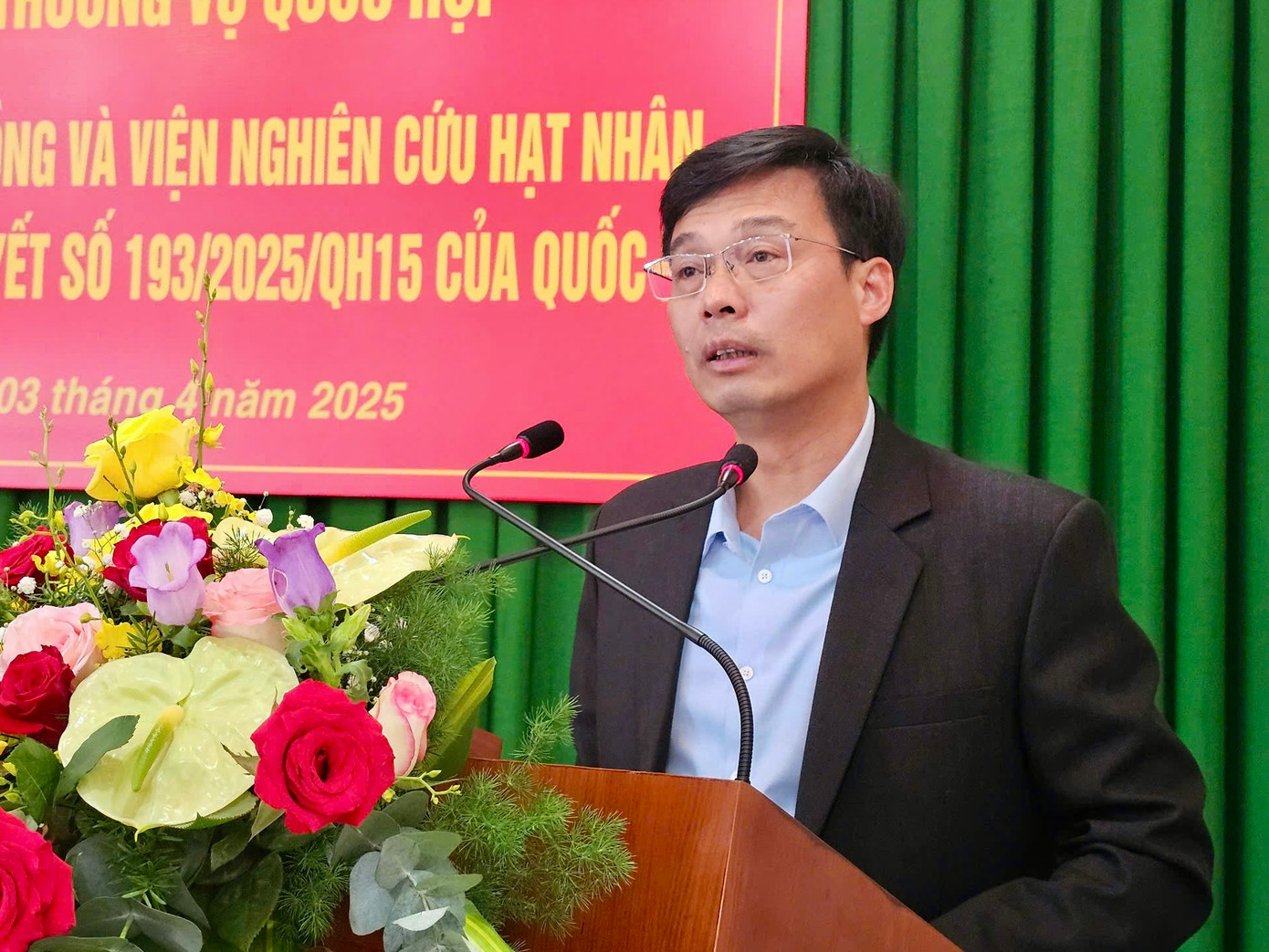 Phó Chủ tịch UBND tỉnh Lâm Đồng Đinh Văn Tuấn, báo cáo tại buổi làm việc. Phó Chủ tịch UBND tỉnh Lâm Đồng Đinh Văn Tuấn, báo cáo tại buổi làm việc.