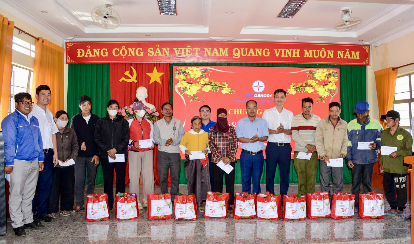 Công ty Thủy điện Đồng Nai trao tặng 245 phần quà Tết tới các hộ gia đình khó khăn hai tỉnh Đắk Nông và Lâm Đồng