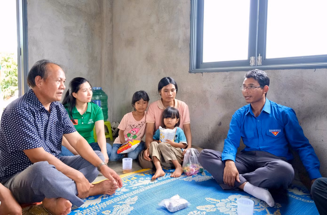 Bí thư Tỉnh Đoàn đề nghị các cấp bộ Đoàn, Hội và lực lượng tình nguyện cần bám sát Nghị quyết 36 của Tỉnh ủy để lựa chọn nội dung triển khai sát thực tiễn, ưu tiên các lĩnh vực chuyển đổi số, phát triển nguồn nhân lực, khởi nghiệp và bảo vệ môi trường. Đồng thời, phát huy hiệu quả mô hình liên kết ba chiều: Lực lượng - địa bàn - cộng đồng, tạo sức mạnh tổng hợp vì sự phát triển bền vững của địa phương.