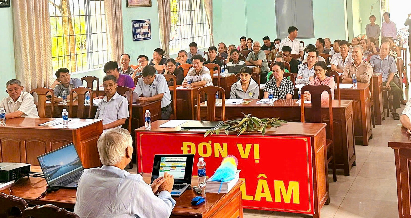 Đông đảo bà con ở huyện Đạ Huoai tham gia tập huấn. Đông đảo bà con ở huyện Đạ Huoai tham gia tập huấn.