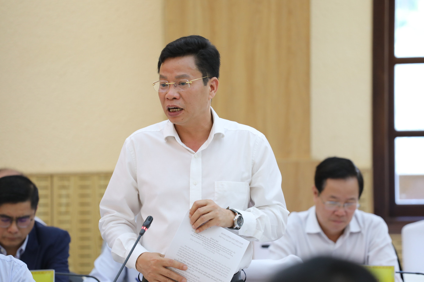 Ông Lưu Văn Trung - Phó Bí thư Tỉnh uỷ Đắk Nông - kiến nghị tại buổi làm việc. Ông Lưu Văn Trung - Phó Bí thư Tỉnh uỷ Đắk Nông - kiến nghị tại buổi làm việc.