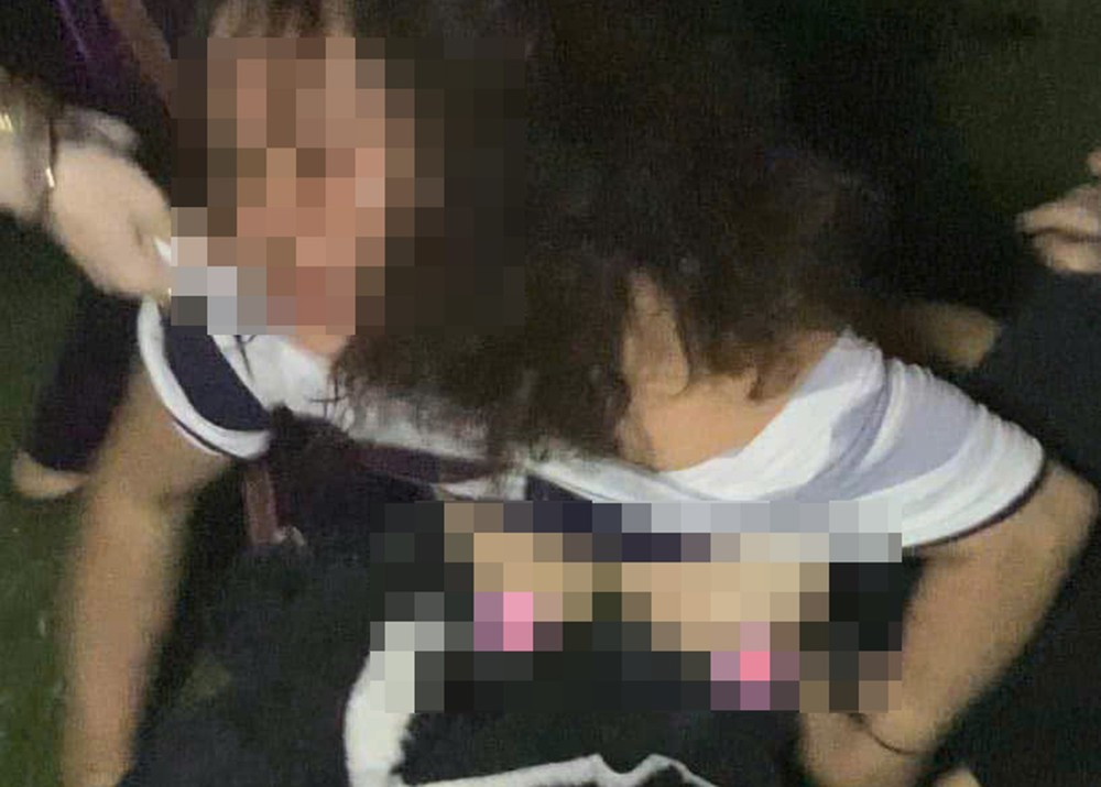 Bà H. bị chửi bới, lăng mạ trên mạng xã hội Bà H. bị chửi bới, lăng mạ trên mạng xã hội