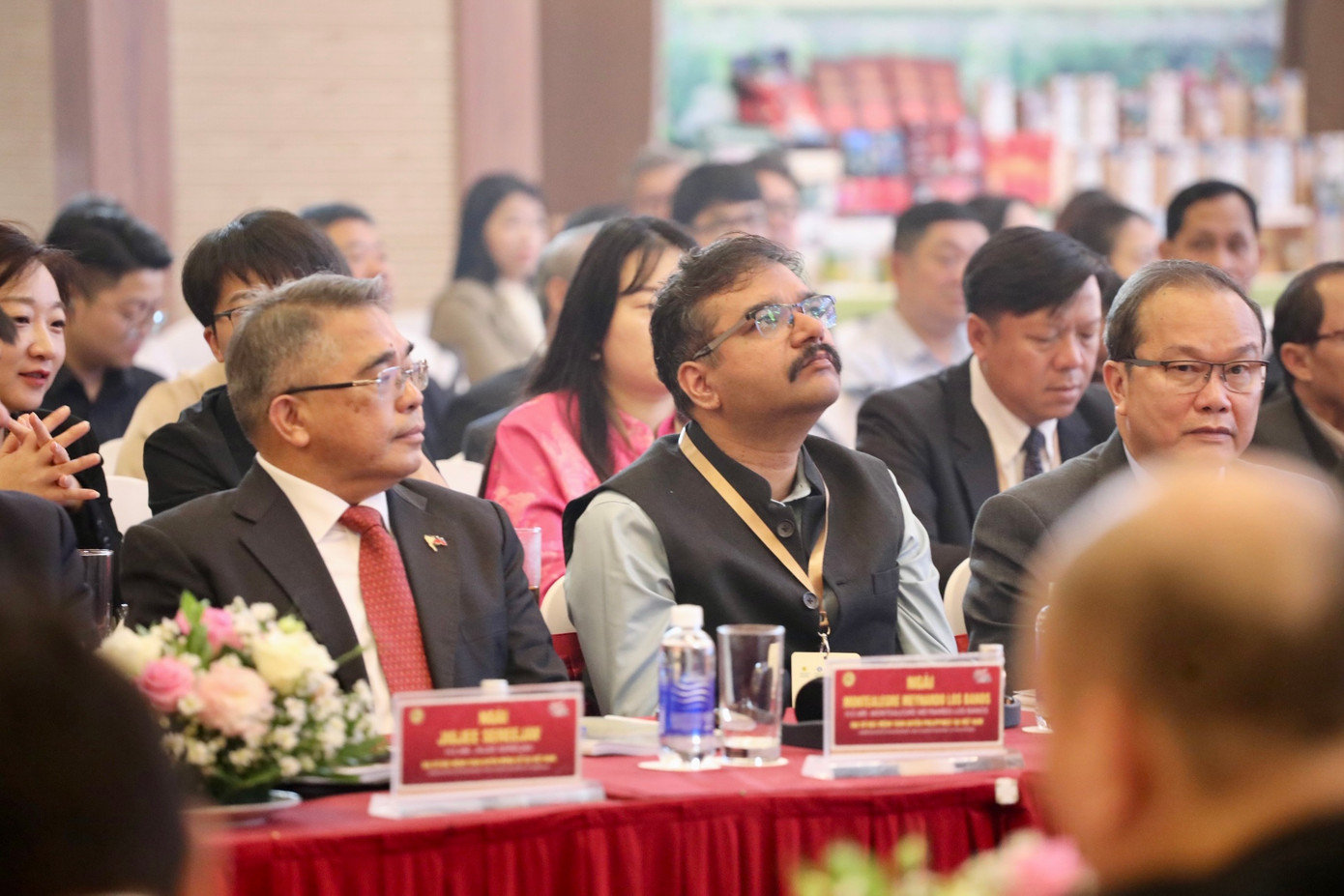 Đại biểu cùng các tổ chức tham gia hội nghị.