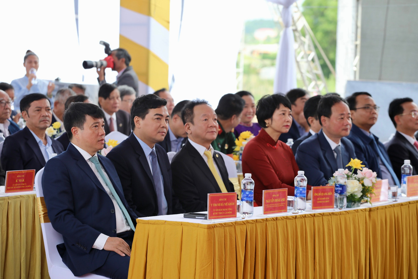 Lãnh đạo các bộ, ngành Trung ương và địa phương tham dự lễ khởi công.