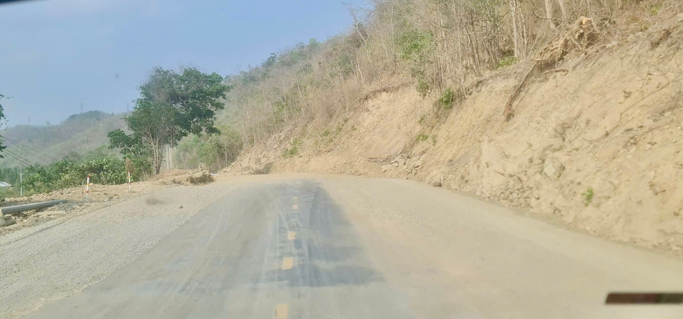 Theo báo cáo, Bình Thuận mới chỉ có hơn 19km mặt bằng được bàn giao, 31,5km đang "nằm chờ" các thủ tục.