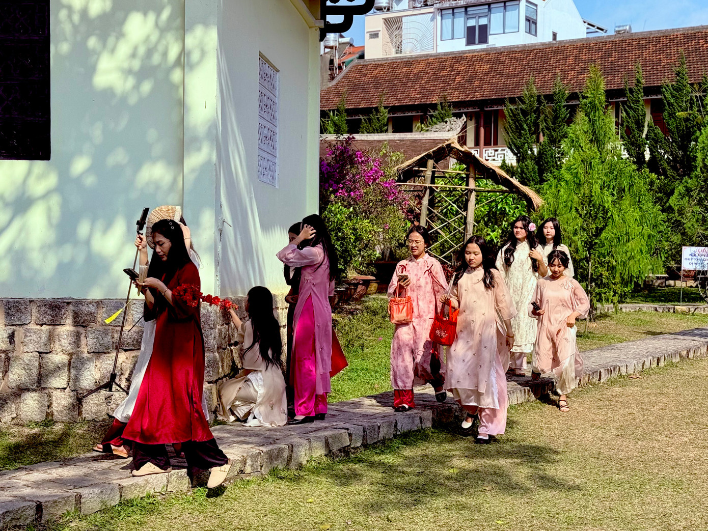 Chùa Lâm Tỳ Ni được xây dựng vào những năm 1960. Trải qua nhiều thập kỷ, chùa vẫn giữ được nét nguyên sơ, dù đã có những cải tạo nhất định để phù hợp với nhu cầu sinh hoạt của tăng ni và Phật tử.