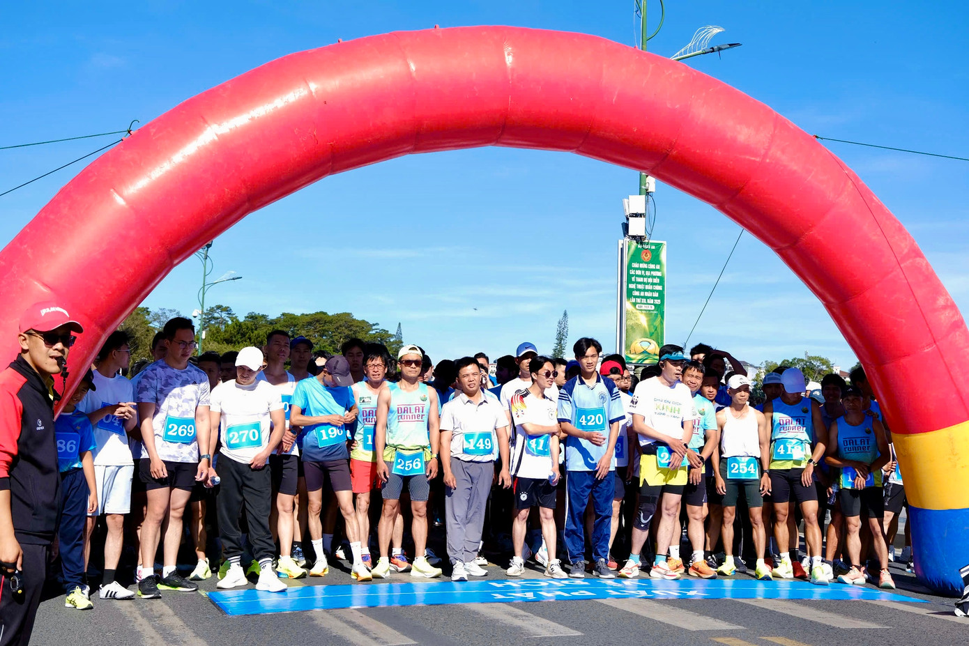 Ngày 20/4, Đoàn Thanh niên UBND tỉnh Lâm Đồng đã tổ chức Giải Việt dã cho đoàn viên, thanh niên (ĐVTN) trực thuộc và vận động viên tự do.