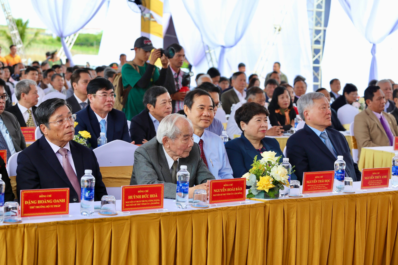 Lãnh đạo các bộ, ngành Trung ương và địa phương tham dự lễ khởi công.