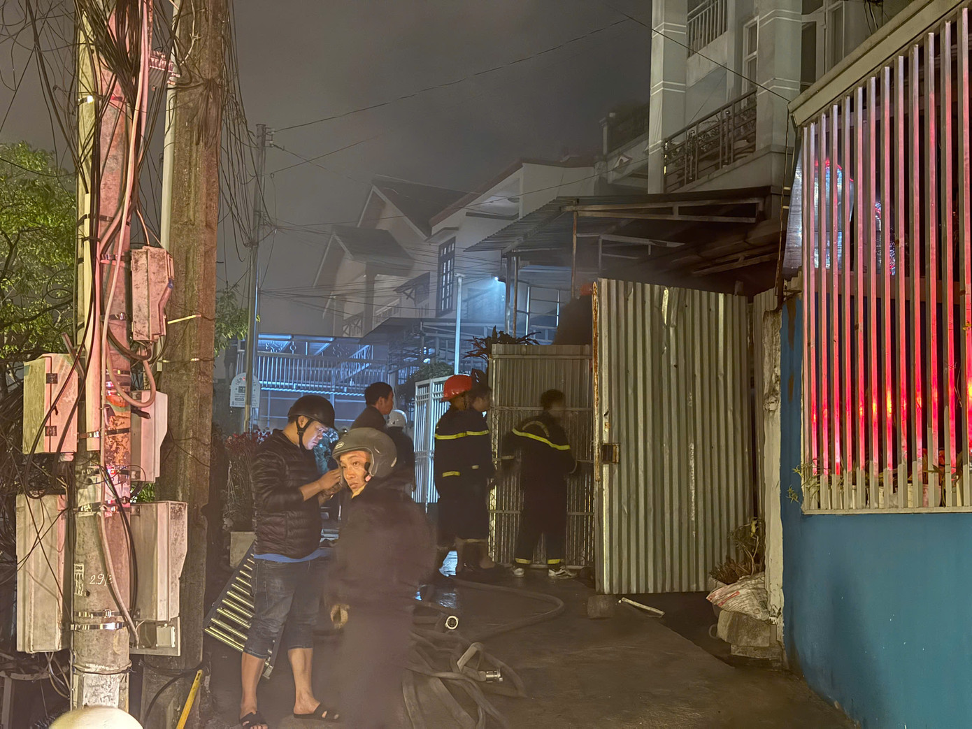 Hiện trường nơi xảy ra vụ cháy. Hiện trường nơi xảy ra vụ cháy.