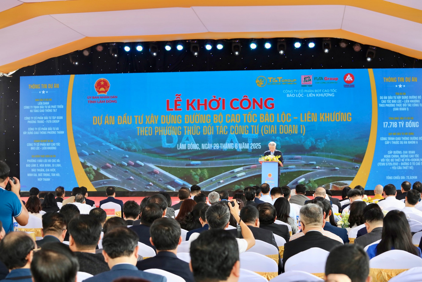 Toàn cảnh lễ khởi công cao tốc Bảo Lộc - Liên Khương.