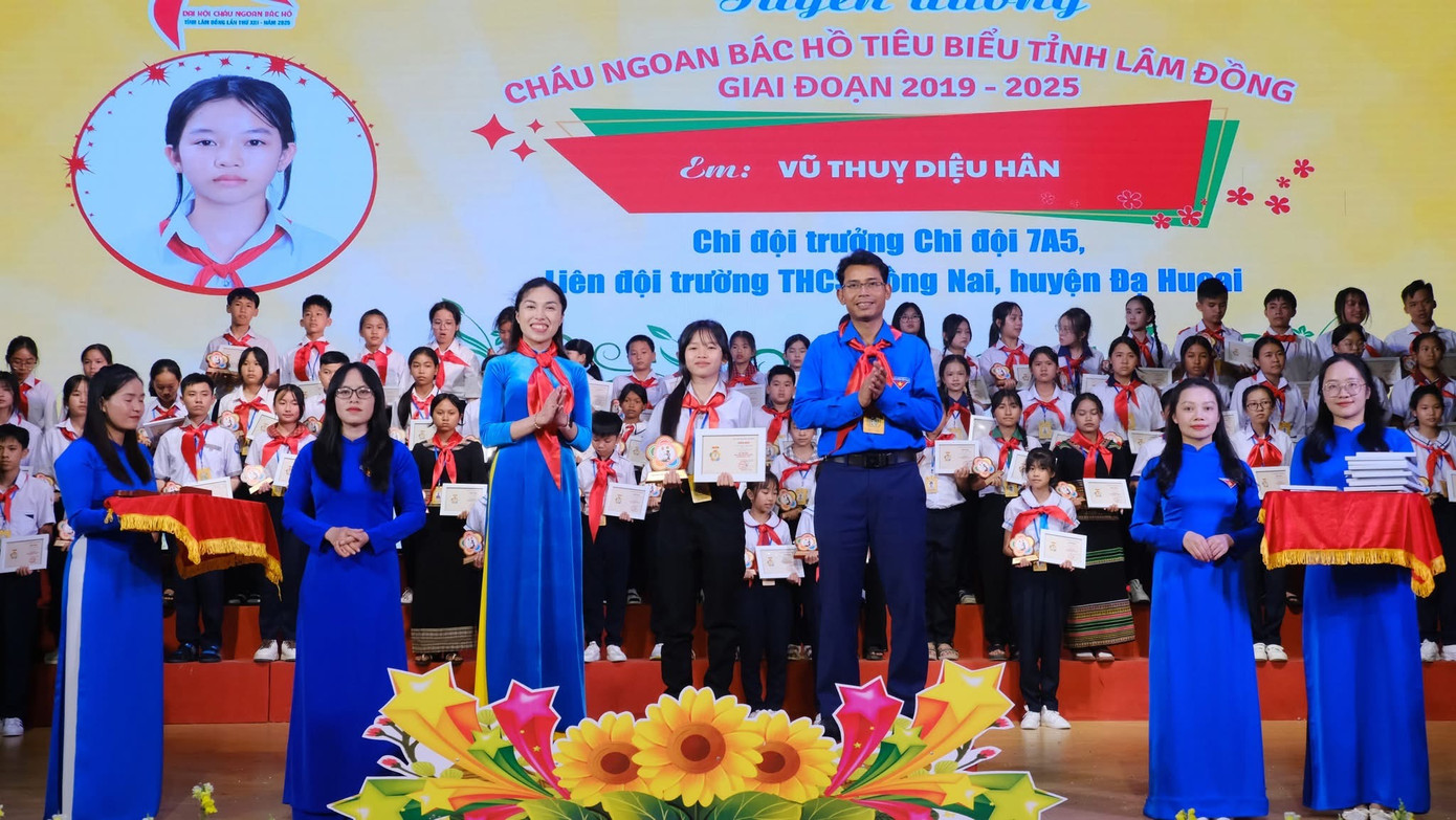Đại hội đã tuyên dương 84 đại biểu Cháu ngoan Bác Hồ cấp tỉnh.