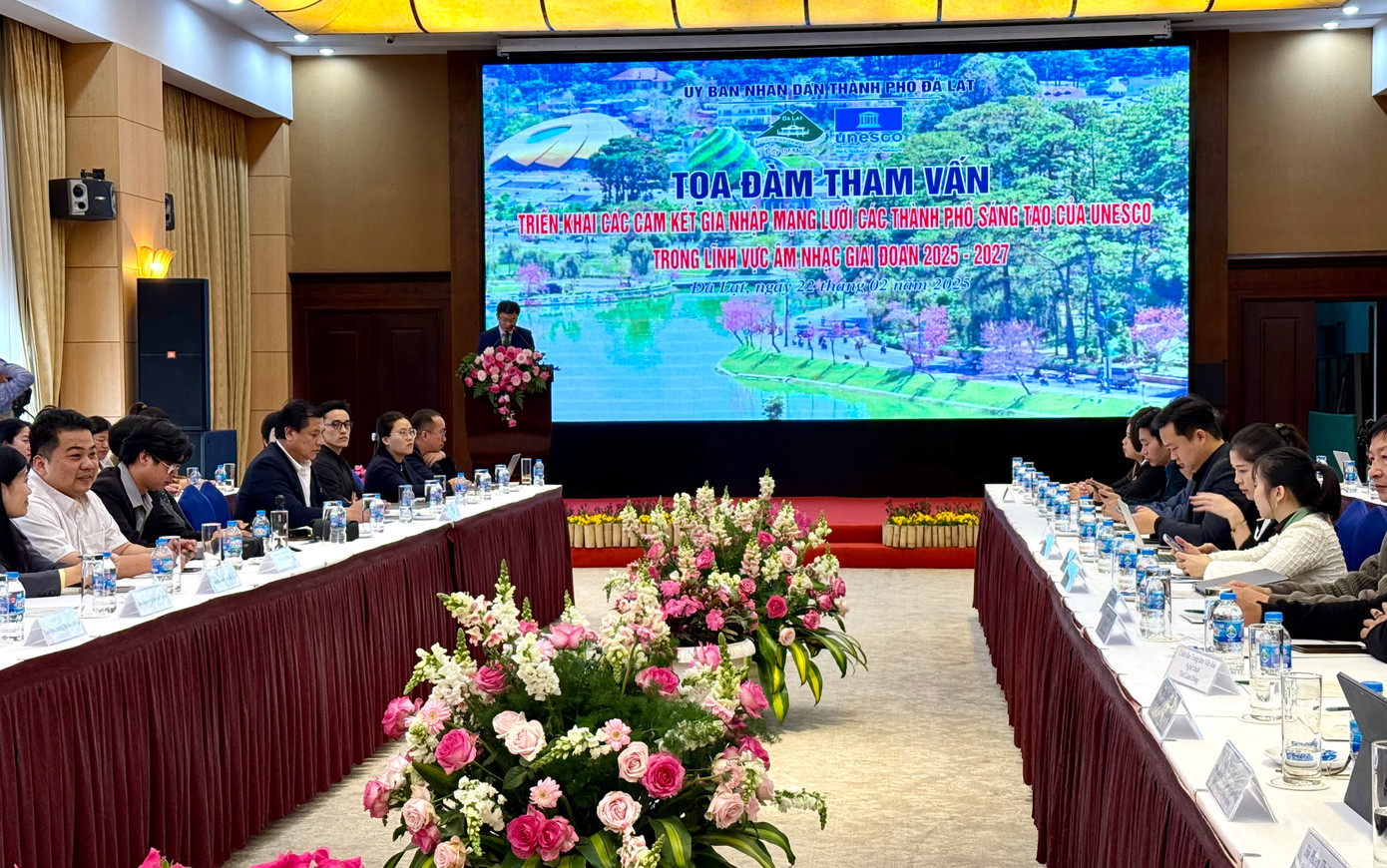 Toạ đàm có sự tham gia của các chuyên gia, doanh nghiệp trong lĩnh vực công nghiệp văn hoá.