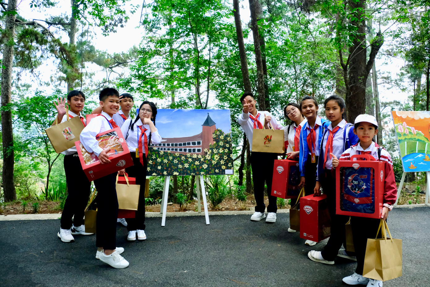 Vào năm 1893, thời điểm bác sĩ Alexandre Yersin lần đầu tiên đặt chân đến cao nguyên Lâm Viên, TP Đà Lạt được ghi nhận hình thành. "Công trình không gian là minh chứng cho tấm lòng, sự biết ơn và khát vọng vươn lên của thế hệ tiếp nối", một thiếu nhi tiêu biểu chia sẻ.