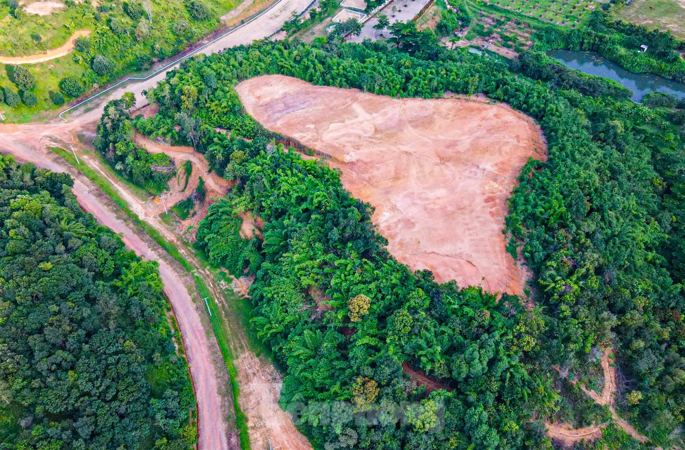 Theo đó, UBND tỉnh Lâm Đồng chấp thuận điều chỉnh chủ trương đầu tư đối với dự án trên, bổ sung thêm hoạt động đua chó và điều chỉnh quy mô xây dựng, tổng vốn và tiến độ thực hiện. Theo đó, UBND tỉnh Lâm Đồng chấp thuận điều chỉnh chủ trương đầu tư đối với dự án trên, bổ sung thêm hoạt động đua chó và điều chỉnh quy mô xây dựng, tổng vốn và tiến độ thực hiện.